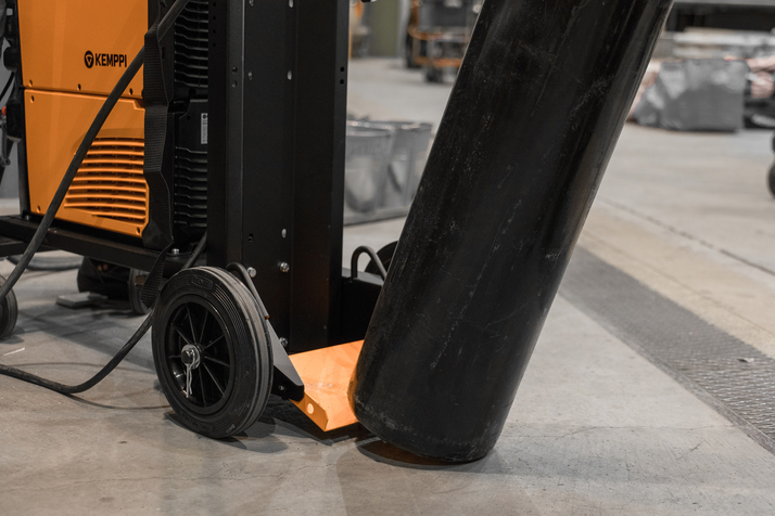 Kemppi-MasterTig-P45MT-transport-unit-cylinder-loading