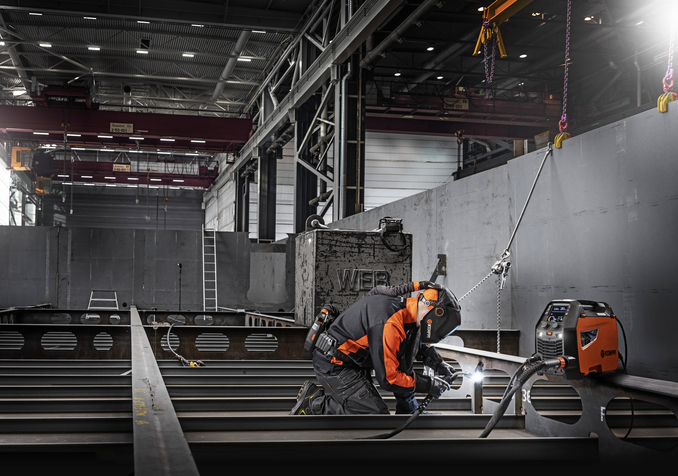 Master-M-323-end-use-steel-welding-2