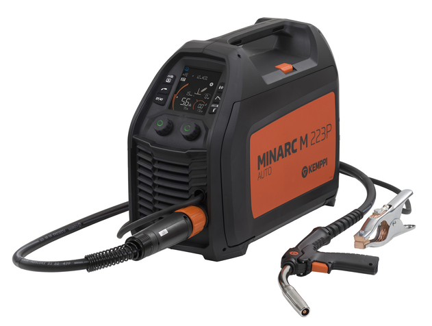 JPG-Medium_Minarc-M-223P-with-torch